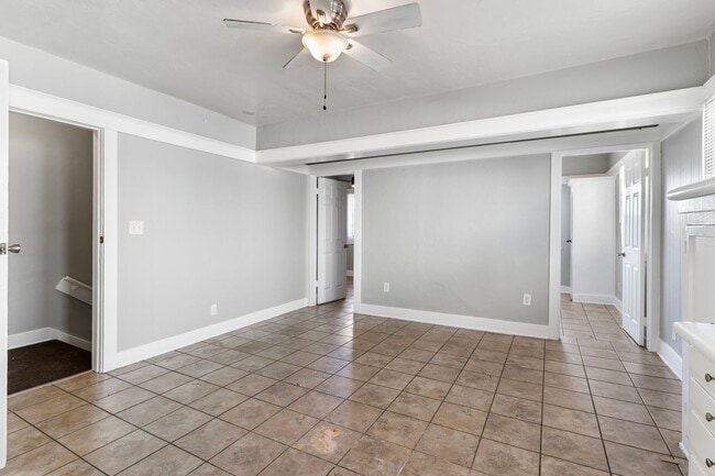 Building Photo - 736 Olive Ave