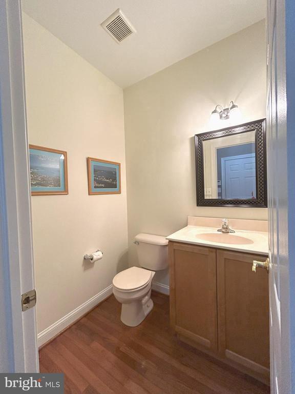 Foto del edificio - 122 Providence Ln