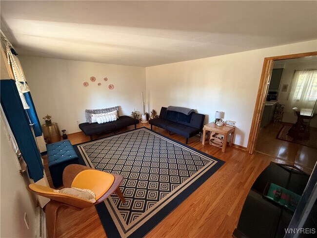 Foto del edificio - 97 Mitchell Dr