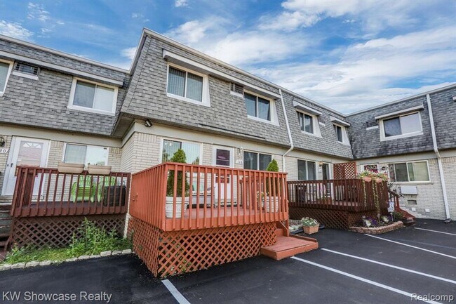 Foto del edificio - 2 Bed townhouse with Gas and water included!