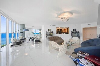 Building Photo - 2711 S Ocean Dr