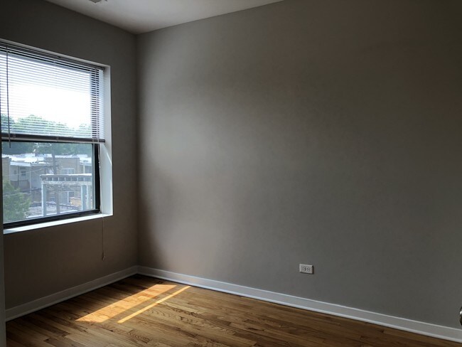 Foto del edificio - 6704 N Artesian Ave