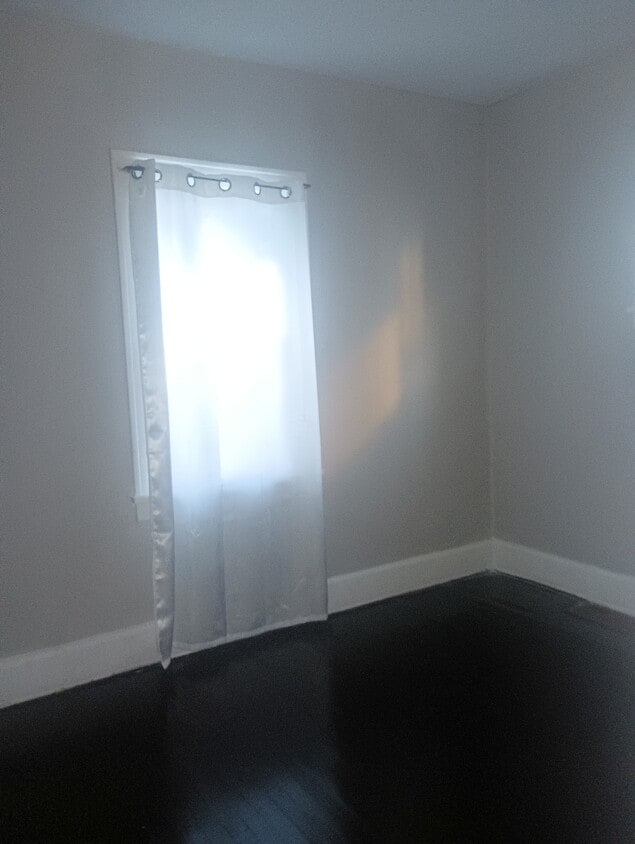 Primary Photo - 9909 Dunlap Ave