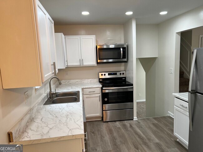 Building Photo - 9028 Raven Dr