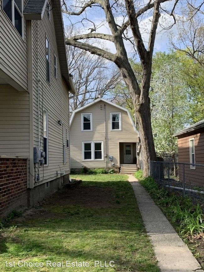 Building Photo - 2 br, 1 bath House - 1229 Bement St.