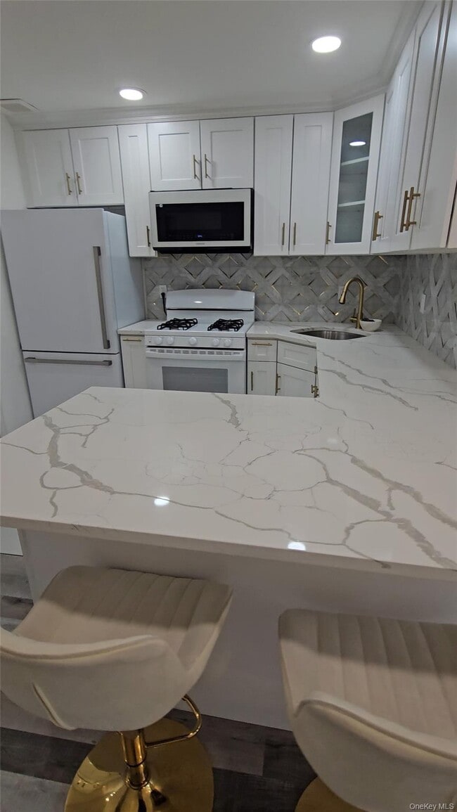 Building Photo - 101-25 111th St