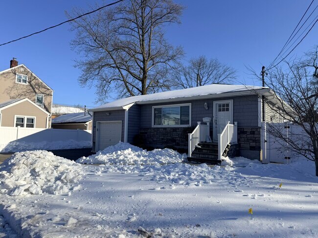 Building Photo - 2002 City Ave