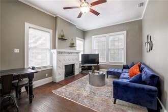 Building Photo - 804 W 28th 1/2 St