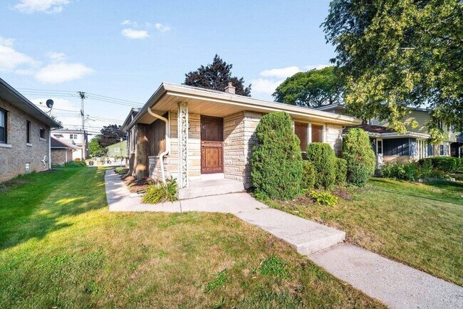 Foto del edificio - 4321 N 99th St