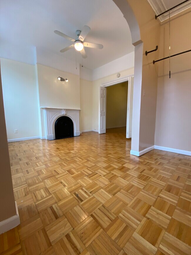 Building Photo - 215 5th Ave