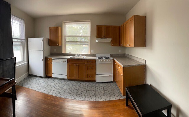 Foto principal - 3965 Baltimore Ave