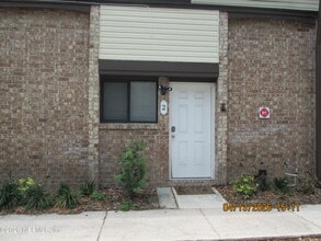 Building Photo - 1200 Bretta St