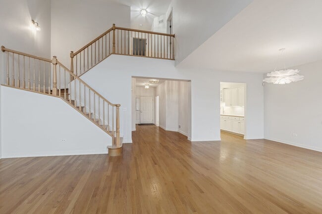 Building Photo - 4524 S Seminole Dr