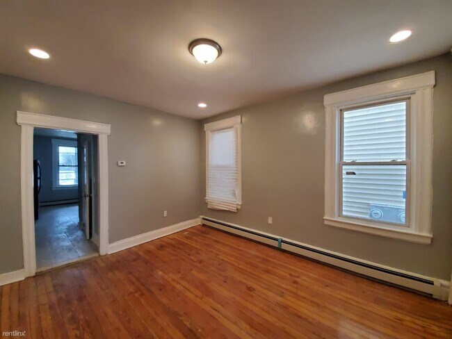Building Photo - 3 br, 1 bath  - 467 S 14th St
