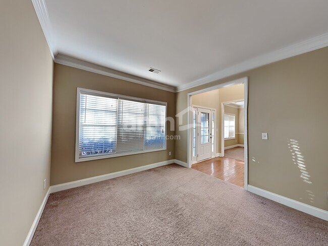 Foto del edificio - 5059 Duval Point Way SW