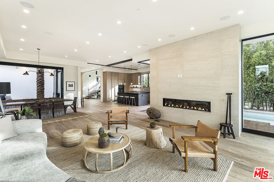 Foto principal - 8566 Colgate Ave