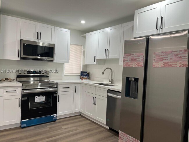 Foto del edificio - 5020 SW 26th Ave