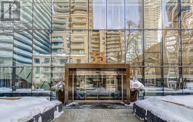 Photo du bâtiment - 33 Charles St E