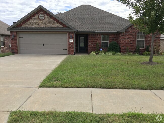 Building Photo - 3007 SW Waterleaf Ave