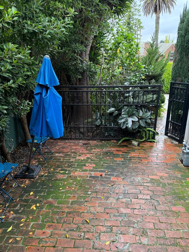 Foto del edificio - 532 S Irving Blvd