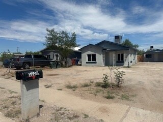 Building Photo - 1226 W Sonora St