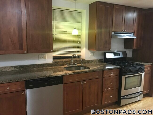 Foto del edificio - 64 Louis Prang St