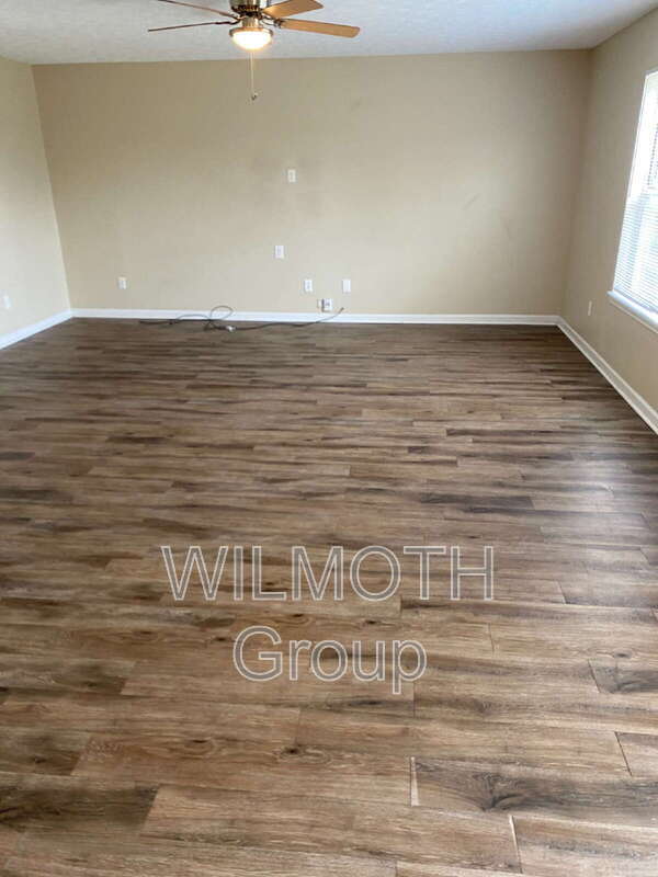 Foto del edificio - 2265 Valley Creek E Ln