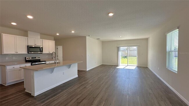 Foto del edificio - 2505 Ribbon Fall Ave