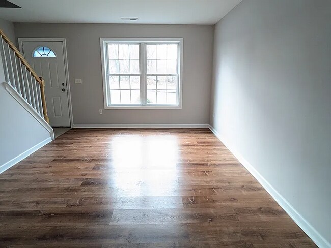 Foto del edificio - Spacious two-bedroom townhome