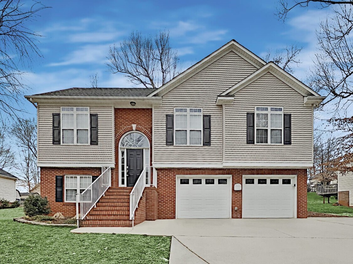 Primary Photo - 318 Beacon Hills Dr