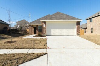 Building Photo - 1508 Swallow Dr