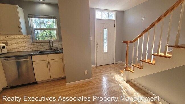 Foto del edificio - 2 br, 1.5 bath House - 7021 Traditional Dr...