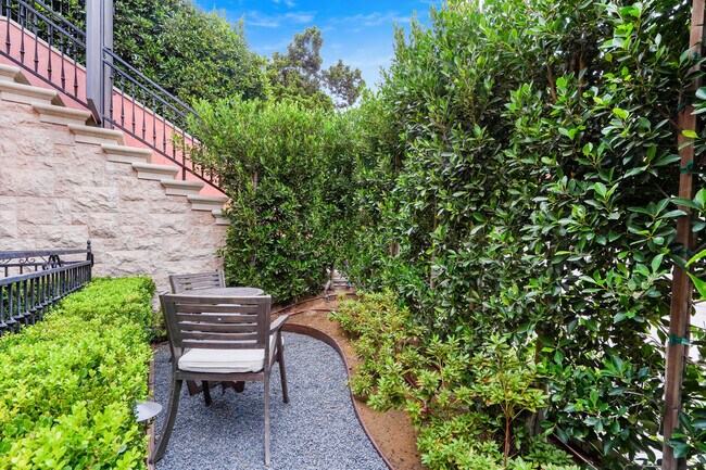 Outdoor space - 1147 Sierra Alta Way