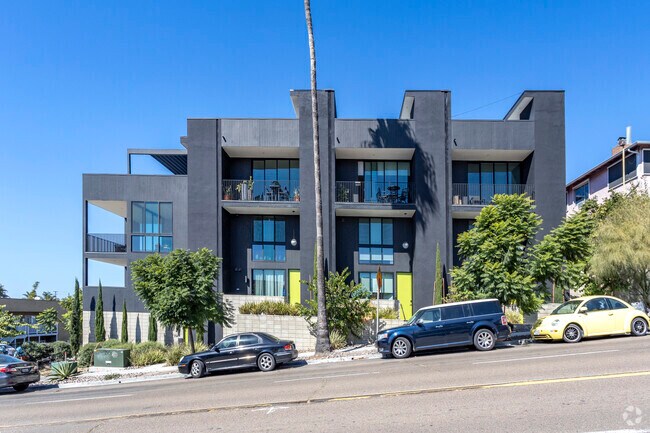 Building Photo - Leon At Laurel Townhomes