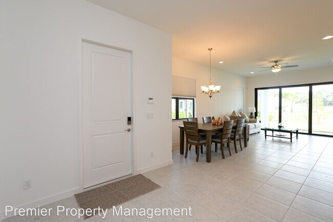 Foto del edificio - 3 br, 2 bath House - 14759 Kingfisher Loop