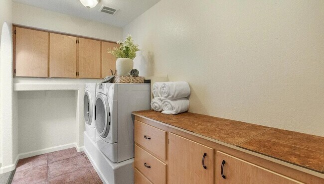 Foto del edificio - 15602 N 56th Pl