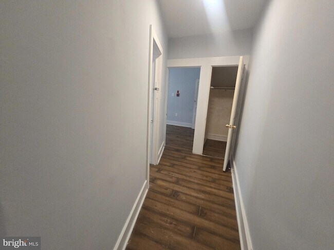 Foto del edificio - 241-43 W Queen Ln