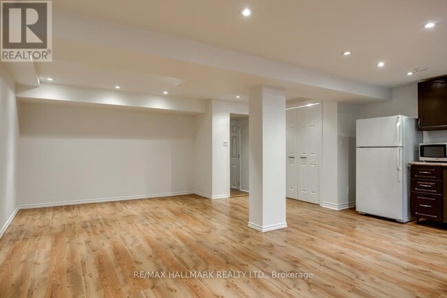 Photo du bâtiment - 5 Penzance Dr