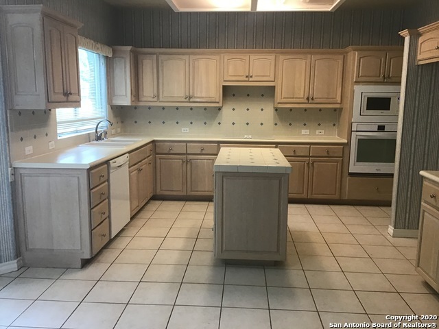 Building Photo - 15806 Mission Ridge