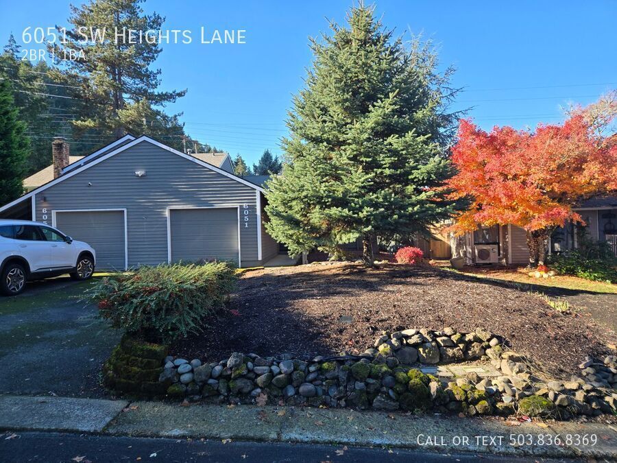Primary Photo - Bright and Charming Duplex W/ Loft in the ...
