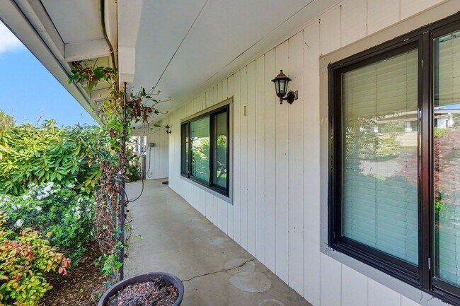 Foto del edificio - 4 bed, 2 bath single-level home in quiet West Salem neighborhood!