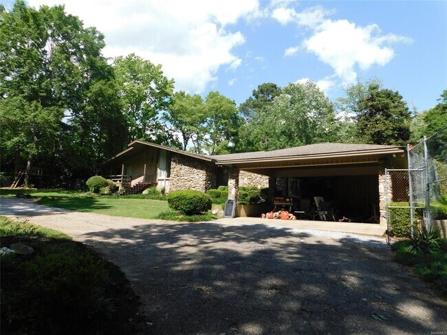 Building Photo - 56 Briarcliff Rd