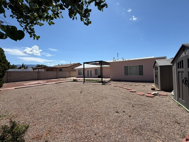Foto del edificio - 8125 Eddy Ave NE