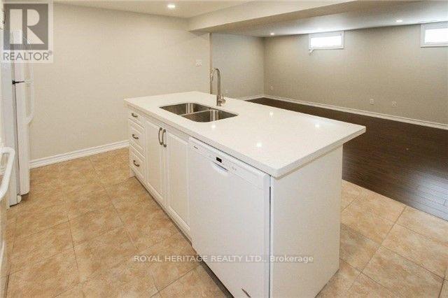 Building Photo - 1355 Poprad Ave