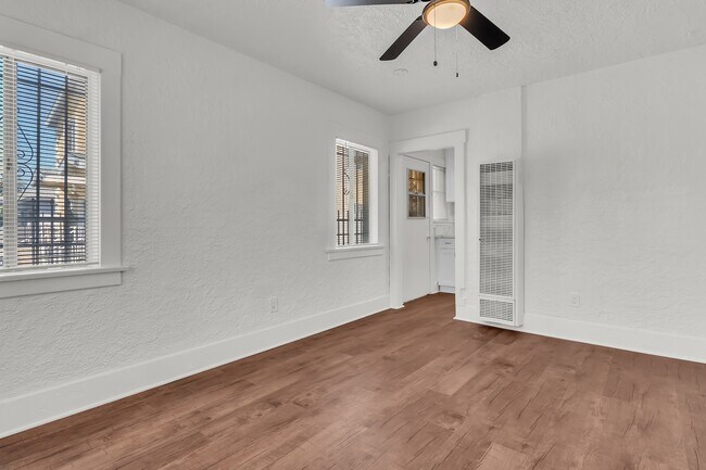 Foto del edificio - 445 E 101st St