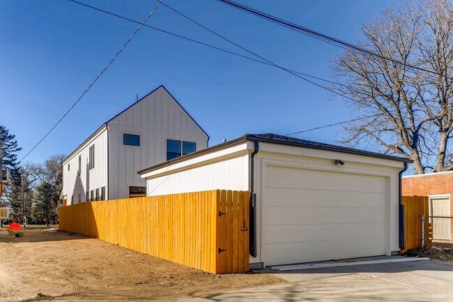 Foto del edificio - New Construction 3 Bedroom Home with 2 car...