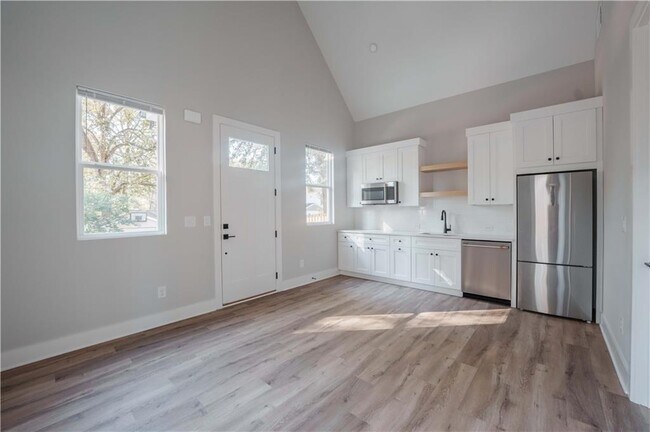 Foto del edificio - 606 Glenwood Pl SE