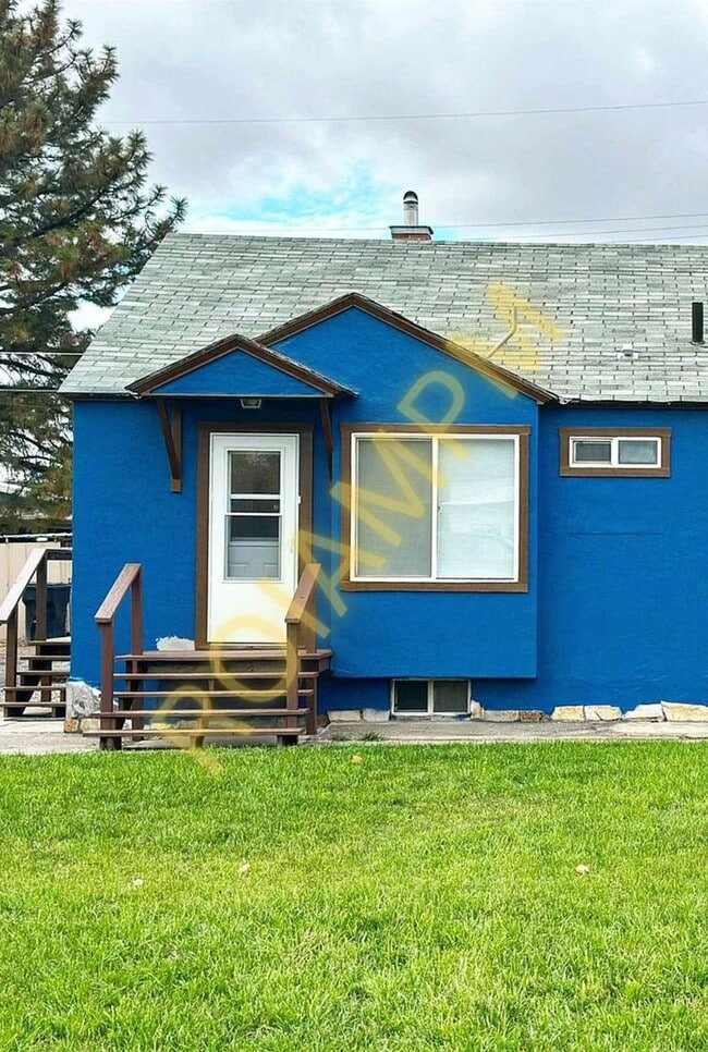 Building Photo - 217 Oregon St