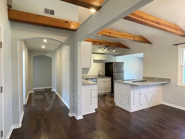 Building Photo - 207 Matterhorn Dr