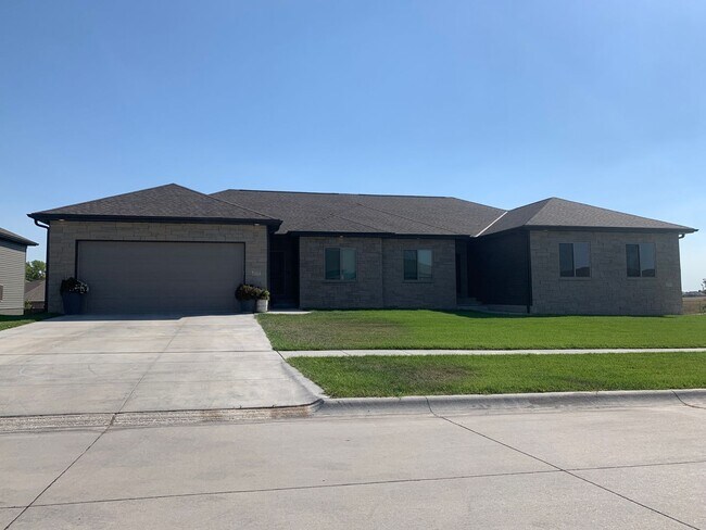 Foto del edificio - Daylight ranch townhome